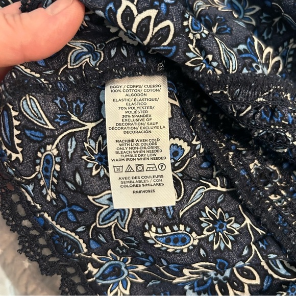 LOFT Women’s Navy Floral Cropped Smocked Top with Ruffled Hem. Sz M - Picture 7 of 7